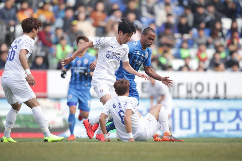 Soi kèo bóng đá Suwon Bluewings vs Ulsan Hyundai - VĐQG Hàn Quốc - 17/05/2020
