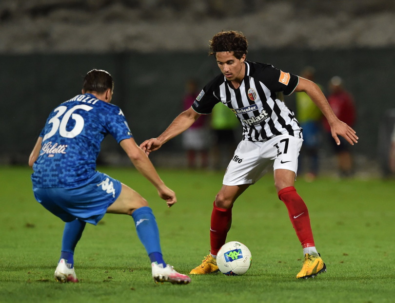 Ascoli-vs-Pordenone-soi-keo-4