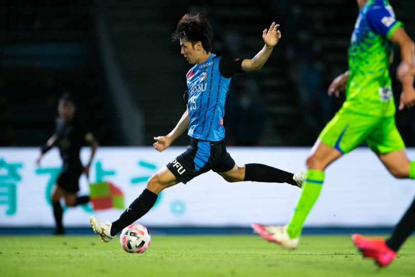 Gamba-Osaka-vs-Kawasaki-Frontale-soi-keo-4