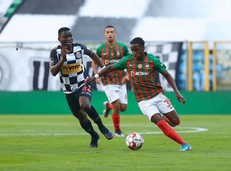 Guimaraes-vs-Maritimo-soi-keo-4